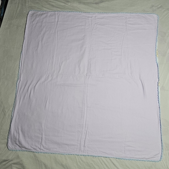 Precious Moments puppy baby blanket with crocheted edges 38" by 40" - Picture 3 of 15